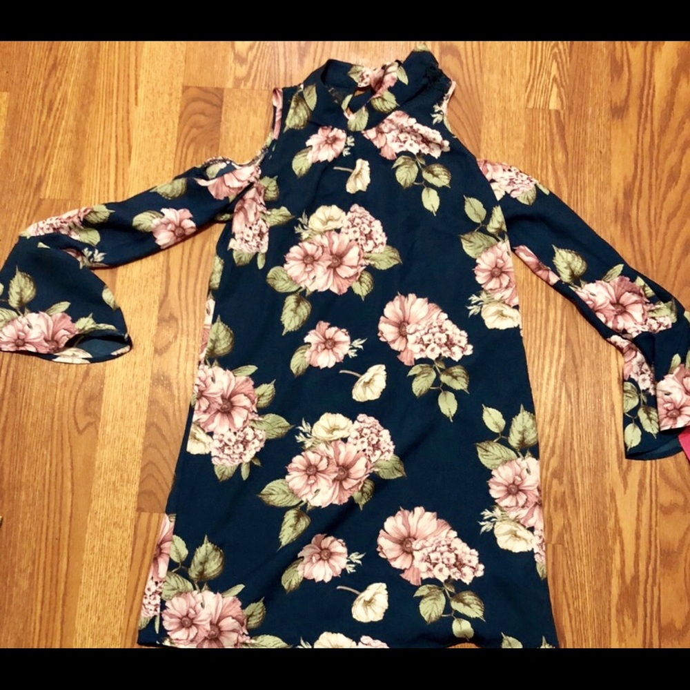 NAVY BLUE|LIGHT PINK HIBISCUS|COLD SHOULDER DRESS